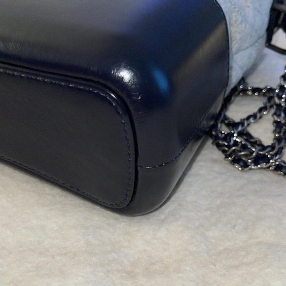 Preloved Chanel Gabrielle felt/leather great condition comes with card n sticker - Picture 12 of 15